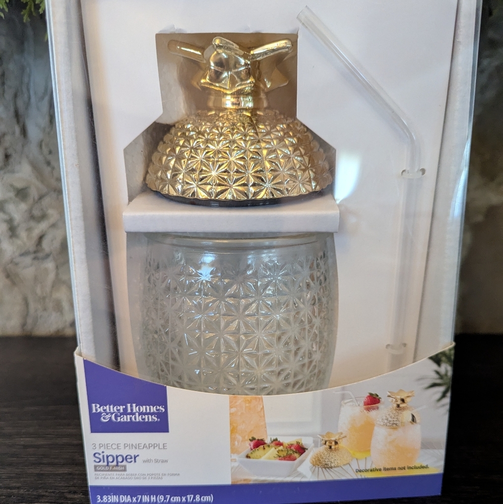 Better Homes And Gardens Gold and Silver Pineapple Sipper Set